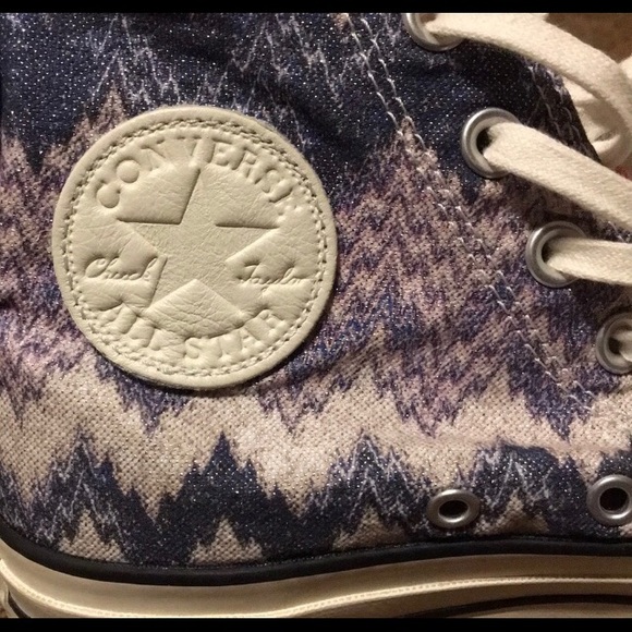 Converse - Picture 2 of 4